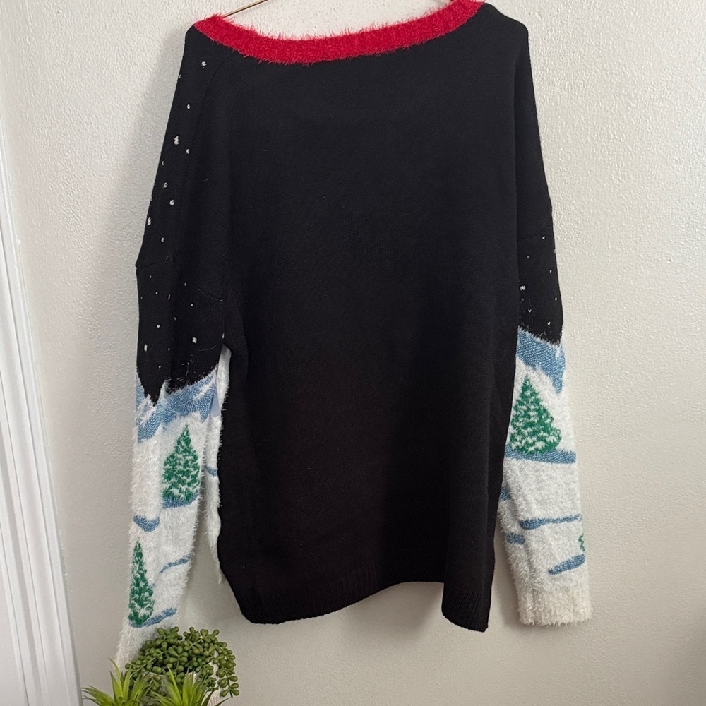 Kohl's Black and Red Women's Sweater with Festive Design - Picture 4 of 4